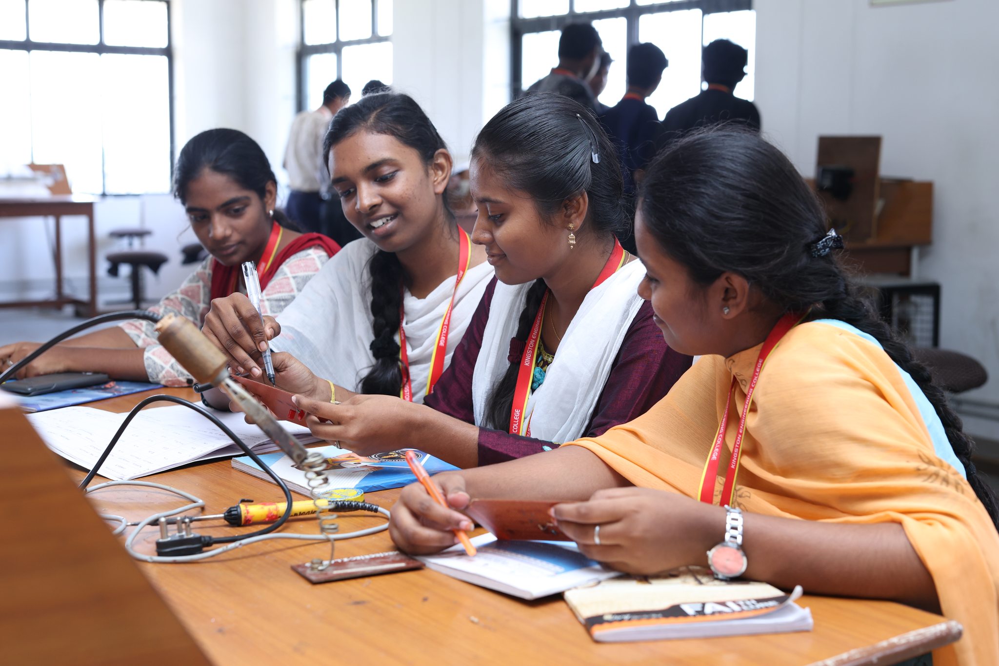 ECE Department - Electronics Lab